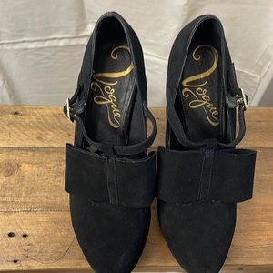 Black suede pumps size 8